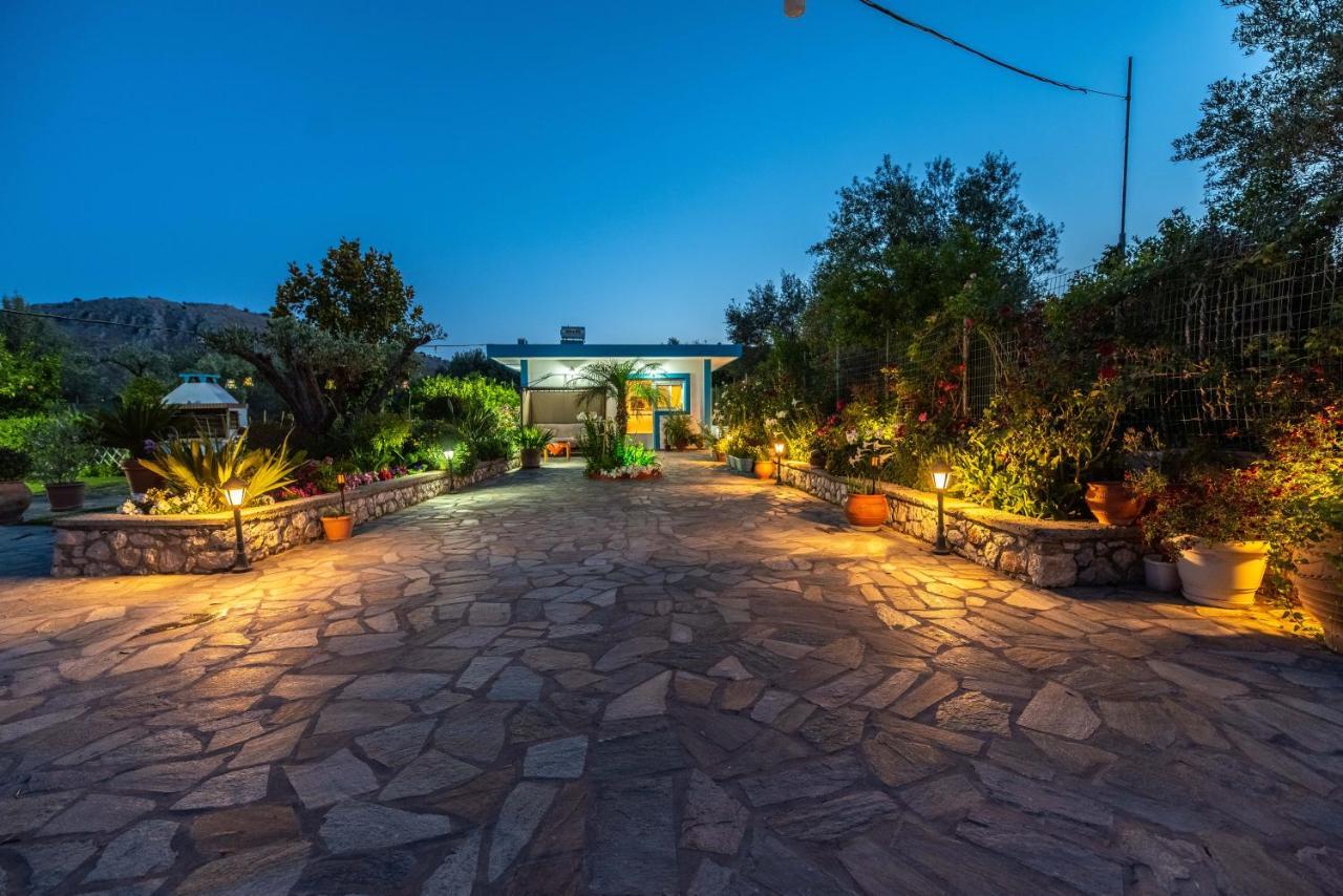 Archangelos Garden House *